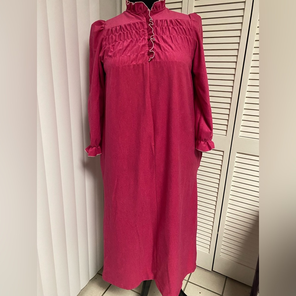 Vintage Beekman Place Long Pink Nightgown Robe Housecoat Dressing Gown L